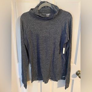 AVIA Long Sleeve running top shirt M
